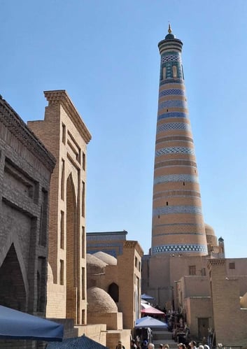 minarete Islam Khoja en Khiva